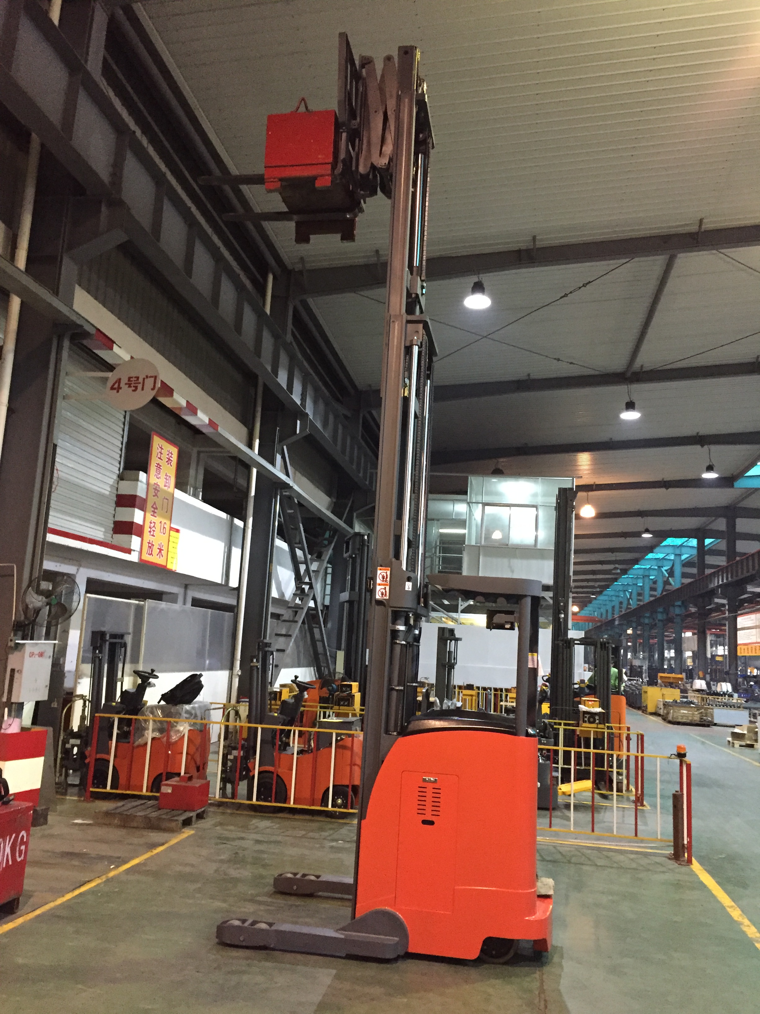 3300lbs 4400lbs Deep Reach Truck CQD15RS