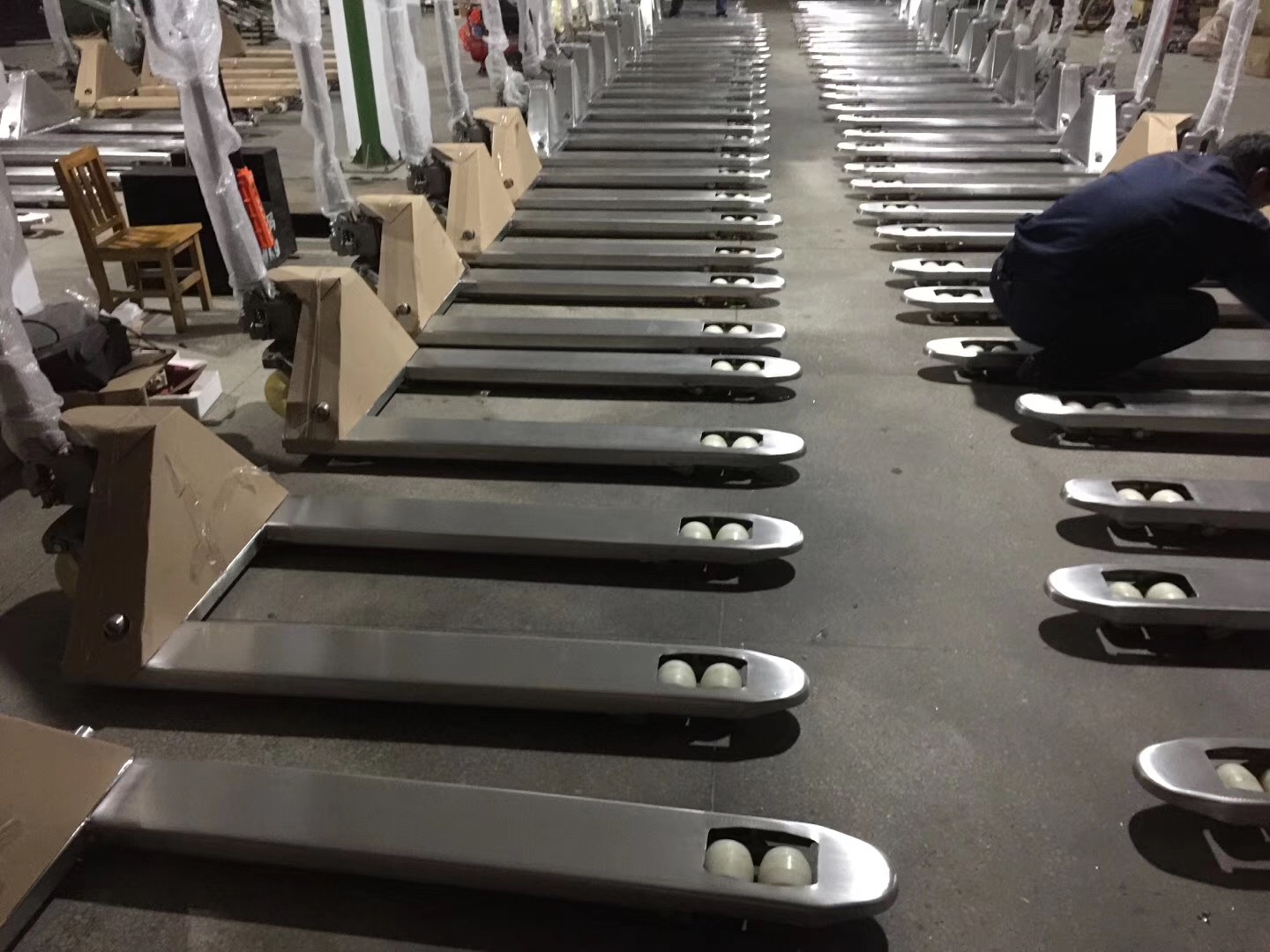 Stainless Manual 2.0 ton 2000kg /2.5ton 2500kg Hand Pallet Hydraulic pump Customizable Power Pump hand pallet truck
